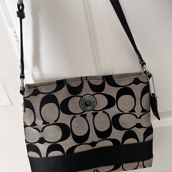 Coach - Picture 2 of 6